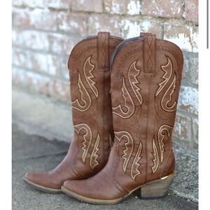 Very Volatile Raspy Cowgirl Boots - Taupe W10